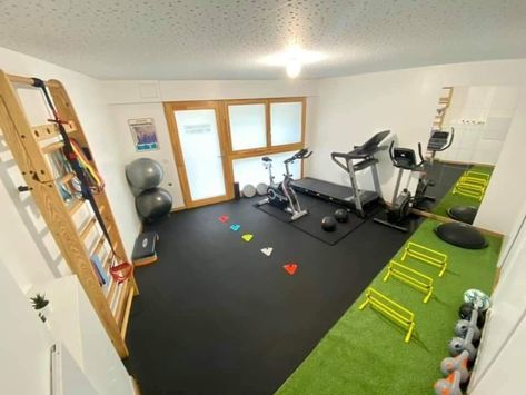 Rehab Gym Design, Physiotherapy Room, Crossfit Garage Gym, Dream Home Gym, Gym Design Interior, Small Home Gym, Workout Room Home, Physiotherapy Clinic, Diy Home Gym