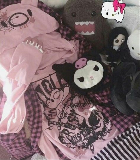 Pink Grunge Aesthetic, Anime Bad, Emo Princess, Pink Goth, Pink Grunge, Tokyo Street Fashion, Style Indie, Hello Kitty Aesthetic, Kawaii Goth