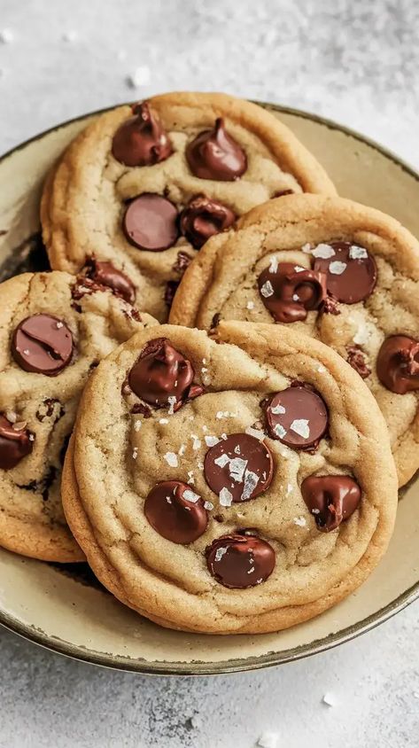 Protein Cookies—An Easy, Healthy Treat Healthy Cookies Breakfast, Baked Protein Cookies, Snacks To Make With Protein Powder, Protein Keto Cookies, Homemade Protein Desserts, Diy Protein Cookies, Healthy Cookie Ideas, Greek Yogurt Protein Cookies, Monster Cookie Protein Bites