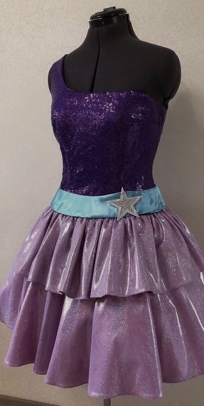 Popstar Barbie Costume, Barbie Outfit Sketch, Barbie Princess And The Popstar Halloween Costume, Barbie Popstar Aesthetic, Princess And The Pop Star Costume, Princess And Popstar Costume, Barbie Dress Fashion Outfit, Barbie Princess And The Popstar Costume, Barbie Cosplay Dress