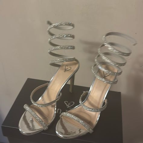 Gorgeous High Heels, Silver Wrap Heels, Black Glittery Heels, Silver Strappy Heels Prom, Prom Shoes Ideas, Silver Shoes For Prom, Cute Heels For Prom, Silver Heels Aesthetic, Prom Heels Sparkly