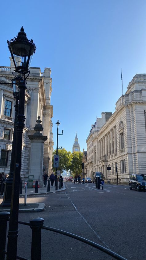 London Sunny Day, London Morning Aesthetic, London Hotel Aesthetic, City Aesthetic Daytime, City Aesthetic Day, London Street Aesthetic, London Streets Aesthetic, London City Aesthetic, London Running