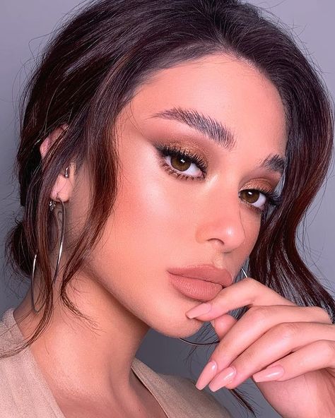 Makeup By Shani Baruch в Instagram: «Smokey eyes on my love @milanaismailovv ♥️ Makeup by @shanibaruch_makeup Hair by @tsah_tzah_zach_ventura_ . . . . @gade_israel…» Cool Warm Or Neutral Skin Tone, 60 Makeup, Best Powder Foundation, Neutral Skin, Neutral Skin Tone, Light Makeup Looks, Flawless Base, Foundation For Oily Skin, Media Makeup