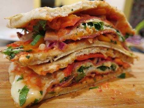 Naan Bread Sandwiches, Naan Sandwich Recipes, Naan Bread Sandwich Ideas, Naan Bread Lunch Ideas, Naan Sandwich Ideas, Bread Lunch Ideas, Naan Sandwiches, Naan Sandwich, Nan Recipe