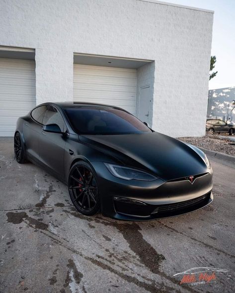 Tesla Modified, Tesla Sport, Aesthetic Beautiful Wallpaper, Hippie Car Interior, Tesla Model S Black, Inside Car Decorations, Diy Car Accessories, Aesthetic Car Decor, Black Tesla