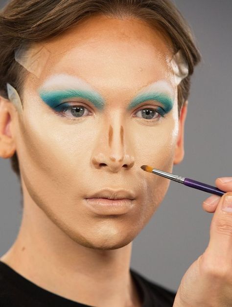 10 Life-Changing Makeup Hacks From Drag Queen Miss Fame Drag Makeup Looks, Drag Queen Makeup Tutorial, Miss Fame, Pro Makeup Tips, Drag Make-up, Contour Makeup Tutorial, Drag Queen Makeup, Makeup Tutorial Step By Step, Drag Makeup