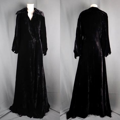 Vintage 1930s Silk Velvet Fashion Originators Guild Opera Coat, Size Small // Medium Art Deco // Flapper // Roaring Twenties // Gatsby - Etsy 1932 Fashion, 1920s Gangsters, 40s Outfits, Great Gatsby Fashion, Opera Coat, Gatsby Style, Vintage Coats, Roaring Twenties, Velvet Fashion