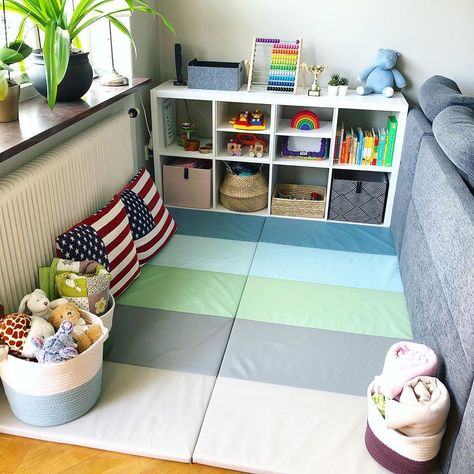 Small Living Room Ideas With Play Area, Playroom And Living Room Ideas, Play Space Organization, Small Play Space Ideas, Playroom In Small Living Room, Living Room Corner Play Area, Playroom Space In Living Room, Kids Play Area In Living Room Small Spaces, Apartment Living Room Play Area