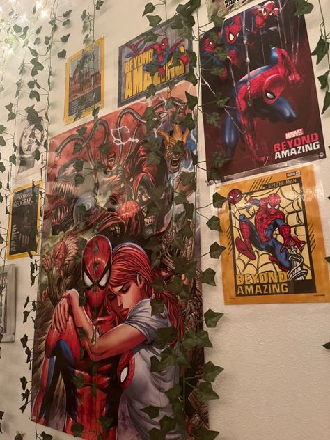 Room Inspo Spiderman, Spiderman Themed Room, Spiderman Bedroom Aesthetic, Spider Man Room Aesthetic, Spiderman Room Aesthetic, Spider-man Room, Spider Man Room, Spiderman Room Ideas, Spiderman Themed Bedroom