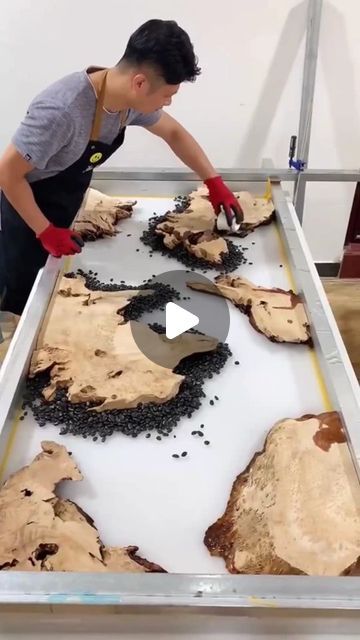 Diy Resin Table, Resin And Wood Diy, Wood Resin Table, Resin Table Top, Resin Crafts Tutorial, Gray Cabinets, Diy End Tables, Simple Coffee Table, Diy Patio Furniture Cheap