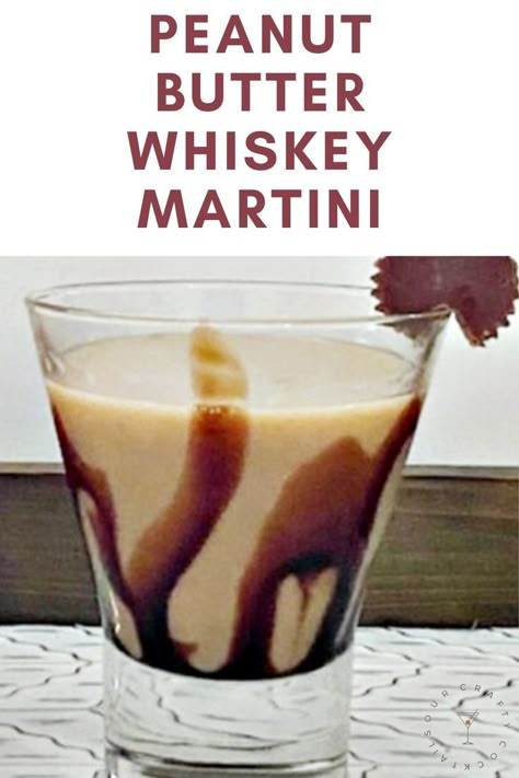 Chocolate Peanut Butter Cocktail, Chocolate Peanut Butter Martini, Screwball Martini, Peanut Butter Martini Recipes, Drinks With Peanut Butter Whiskey, Chocolate Whiskey Drinks, Dessert Alcoholic Drinks, Peanut Butter Whisky Drinks, Drinks With Screwball Whiskey