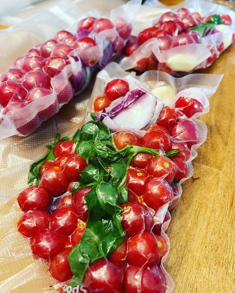 Cherry Tomato Sauce Freezer, What To Do With Frozen Cherry Tomatoes, Vacuum Sealing Tomatoes, Freezing Cherry Tomatoes Whole, How To Preserve Cherry Tomatoes, Ideas For Tomatoes, Freezing Tomato Sauce, Freezer Stocking, Freezing Cherry Tomatoes