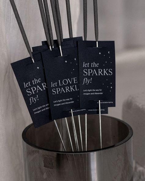 Wedding Guest Gift Ideas, Sparkler Tags, Light Up Party, Sparkle Party, Wedding After Party, Boda Mexicana, Wedding Activities, Wedding Black, Wedding Gifts For Guests