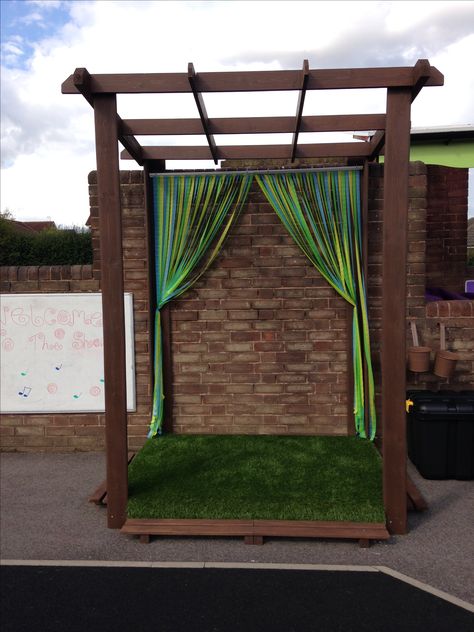 Eyfs Stage Area Outside, Music Area Eyfs, Outdoor Music Area, Eyfs Outdoor, Eyfs Outdoor Area, Diy Kids Playground, Music Stage, Eyfs Classroom, Outdoor Stage