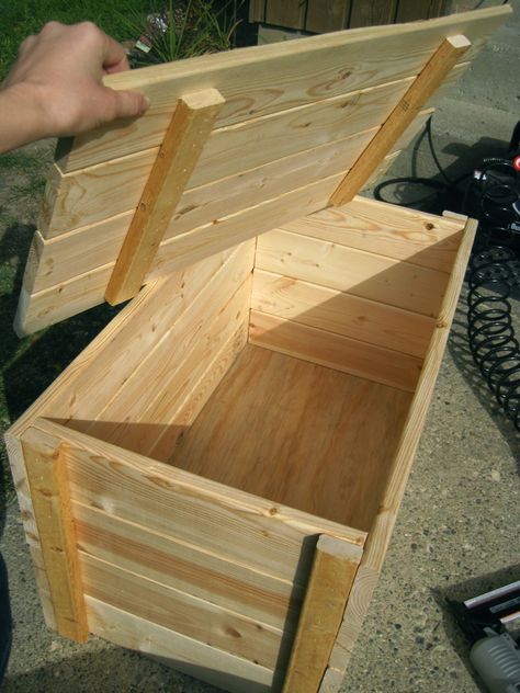 Make a tack trunk (use a real hinge and lock for top, and stronger handles. Add wheels. Stronger wood. Diy Wood Chest, Diy Storage Trunk, Diy Floating Deck, Pallet Deck Diy, Diy Trinkets, Chests Diy, Pallet Deck, Tack Trunk, Deck Diy