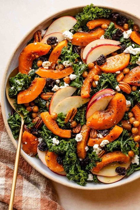 Maple-Roasted Squash Kale Salad - Sally's Baking Addiction Maple Cider Vinaigrette, Baked Salad, Squash Kale Salad, Vegetarian Pumpkin Chili, Maple Salad, Toasted Chickpeas, Seasoned Chickpeas, Cider Vinaigrette, Thanksgiving Salad