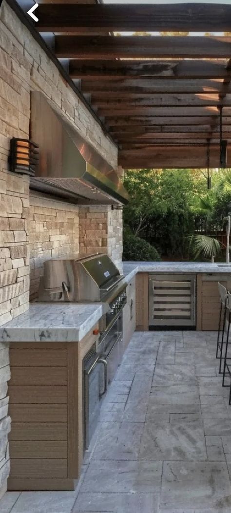 Small Outdoor Kitchens, Fire Pit Seating Area, Outdoor Kitchen Bars, Outdoor Kitchen Ideas, Fire Pit Seating, Backyard Kitchen, Outdoor Kitchen Patio, Bbq Area, Diy Outdoor Kitchen