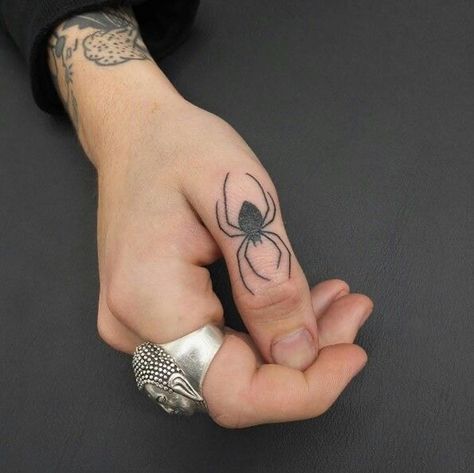 #spider Men Finger Tattoos, Thumb Tattoos, Brother Tattoos, Finger Tats, Web Tattoo, Kunst Tattoos, Finger Tattoo Designs, Inspiration Tattoos, Spider Tattoo