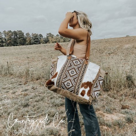 This Overnight Bags item by CountrysideTexas has 4130 favorites from Etsy shoppers. Ships from United States. Listed on 14 Jul, 2024 Western Bags Purses, What I Like About You, Western Bag, Cowgirl Accessories, Western Purses, Cowhide Bag, Weekend Travel Bags, Overnight Bags, Boho Leather