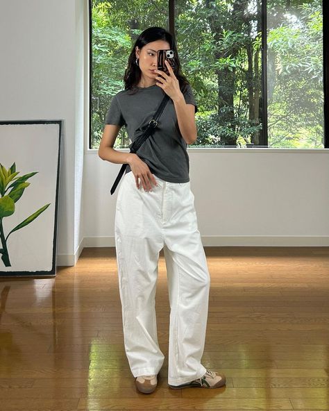 Finally a pair of @onitsukatigerofficial and I’m obsessed | Instagram In Fashion Outfits, Uniqlo Women Outfit, Next In Fashion, 여름 스타일, Korean Casual Outfits, Simple Fits, Basic Fits, Easy Trendy Outfits, Next Clothes