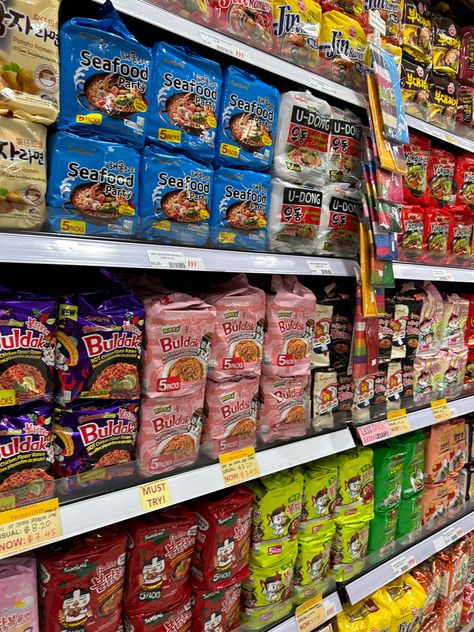 Samyang Food, Disney Themed Food, Seafood Party, Grocery Supermarket, Korean Snacks, Vegetarian Fast Food, Junk Food Snacks, Super Market, Asian Grocery