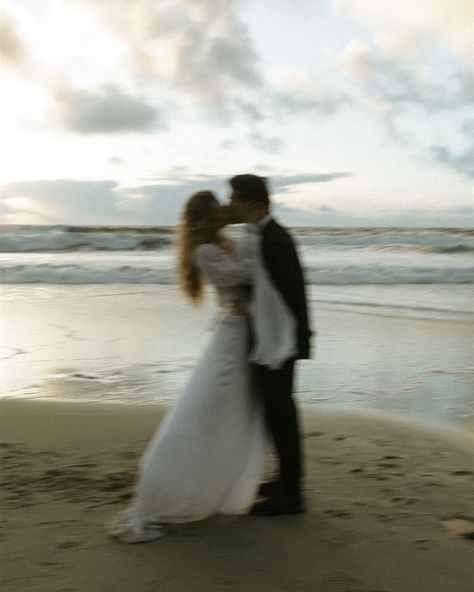 Elopement inspo, beach elopement, elopement aesthetic, beach bride, elopement dress, sunset bridal photos, san Diego elopement, Hawaii elopement, kauai elopement, vintage bride, film inspired photography, blurry photos, motion blur, couples on film Cold Beach Wedding, Hawaii Beach Elopement, Elopement Photo Inspiration, Wedding Beach Aesthetic, Hawaii Elopement Photography, Unique Beach Photos, Beach Elopement Ceremony, Elopement Vintage, Malibu Elopement