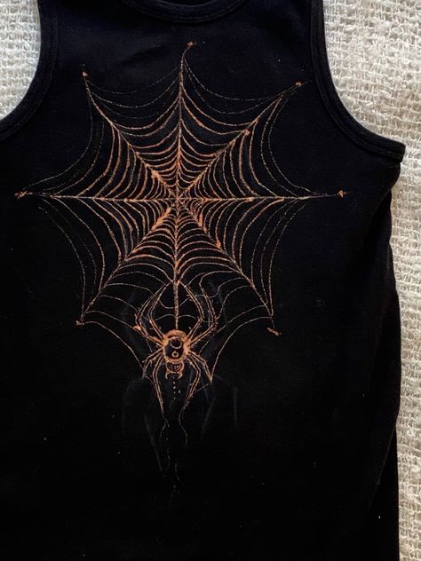 Spiderweb Bleach Shirt, Sweater Bleach Art, Spider Bleach Shirt, Alt Shirt Designs Diy, Bleach Shirt Diy Ideas Stencils, Goth Bleach Shirt, Shirt Dye Ideas, Bleach Clothes Ideas, Bleach Pattern Shirt