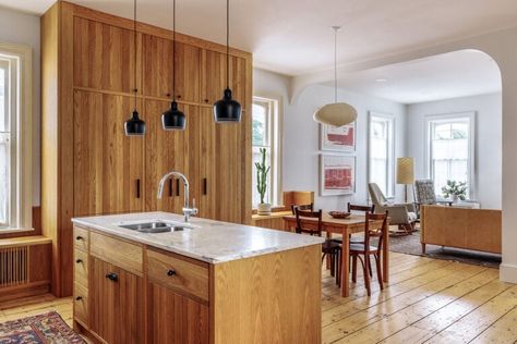 7 Kitchen Trends That Have Real Staying Power (Because They're That Good) - Emily Henderson Shapeless Studio, Canned Lighting, Modern Backsplash, Heart Pine Flooring, Devol Kitchens, Smitten Kitchen, Emily Henderson, Green Cabinets, Pine Floors