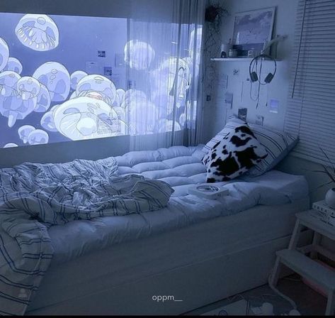 White Beige Light Blue Bedroom Ideas, Bedroom Ideas Cybercore, Jellyfish Bedroom Ideas, Ocean Inspired Room Decor, Blue Clean Room Aesthetic, Jellyfish Room Decor Aesthetic, Water Themed Bedroom Aesthetic, Cybercore Jellyfish, Cybercore Bedroom Aesthetic