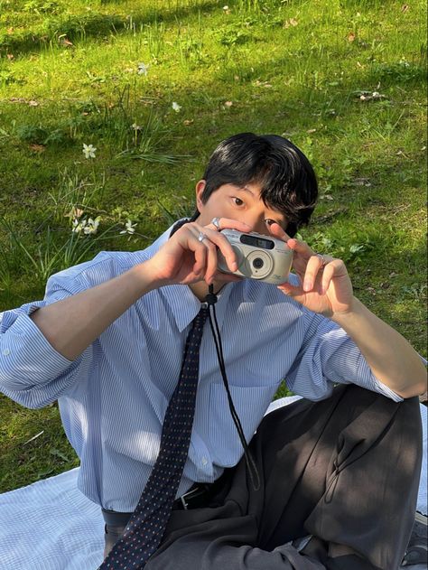 Spring picnic, Casual chic, Digital camera Picnic Outfit Summer, Black Hair Anime Guy, Picnic Pictures, Cafe Pictures, Spring Picnic, Birthday Fits, Birthday Photography, Skiing Outfit, Men's Korean Style