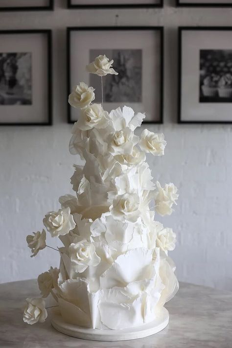 Dream Wedding Cake, White Wedding Cakes, Modern Wedding Cake, White Wedding Cake, Cake Makers, Wedding Cake Inspiration, Beautiful Wedding Cakes, Wedding Mood Board, Wedding Cake Designs