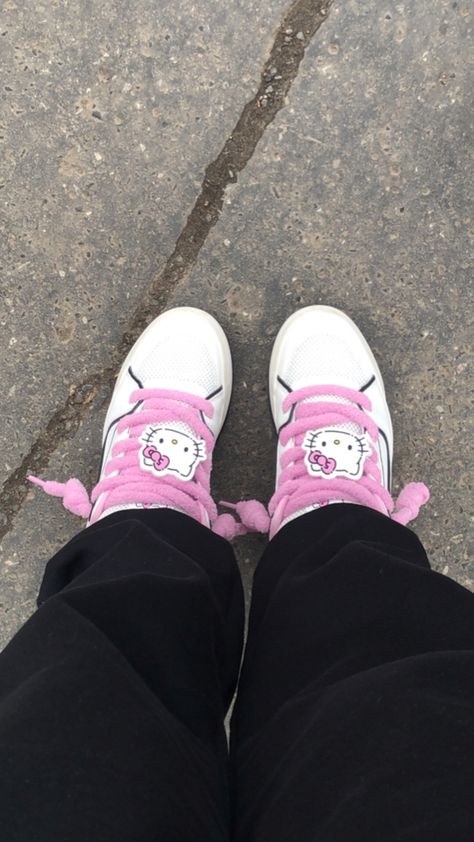 hello kitty shoes Bershka Shoes, Hello Kitty Face, Hello Kitty Shoes, Accessory Inspo, Skate Sneakers, Hello Kitty Items, Bratz Doll, Knee High Socks, Black Accents