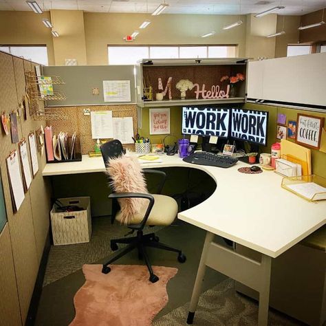 The Top 63 Cubicle Decor Ideas Organisation, Above Cabinet Decor Office, Cubicle Organization Ideas, Office Cubicle Decor Ideas, Office Cubical Decor, Office Desk Decor For Work Cubicle, Cubicle Decor Ideas, Cubicle Style, Work Cubicle Decor