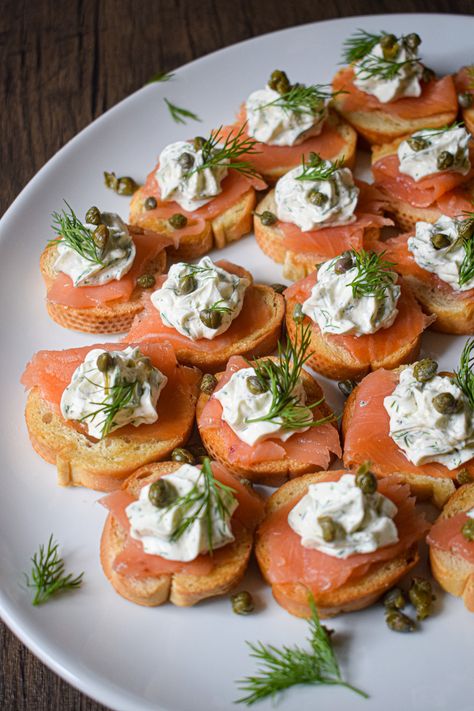 Smoked Salmon Crostini Christmas Smoked Salmon, Smoked Salmon Bruschetta, Smoked Salmon Crostini Appetizers, Salmon Cream Cheese Appetizer, French Starters Appetizers, Salmon Crostini Appetizers, Smoked Salmon Hors D’oeuvres, French Canapes, Smoked Salmon Appetizer Finger Foods