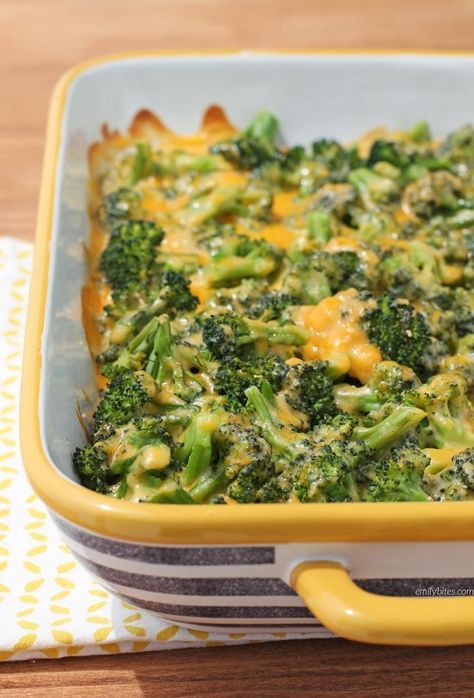 This Cheesy Broccoli Bake is the perfect comfort food side dish - healthy, cheesy, easy and a great way to get picky eaters to like vegetables! Just 161 calories or 4 Weight Watchers points per serving. www.emilybites.com Emily Bites, Broccoli Bake, Cheesy Broccoli, Cheese Casserole, Broccoli Recipes, Healthy Sides, Broccoli And Cheese, Vegetable Sides, Healthy Side Dishes