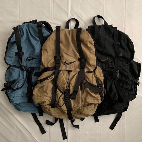 @constant_practice on Instagram: “Item(s): 1990s Vintage Nike Glacier Blue / Khaki / Black Nylon Parachute Backpacks - Size OS. Live on website. Link in bio.” Constant Practice, Mochila Nike, Vetements Shoes, Nike Backpack, School Bag Essentials, Inside My Bag, Bag Essentials, Blue Khakis, Fashion Wishlist