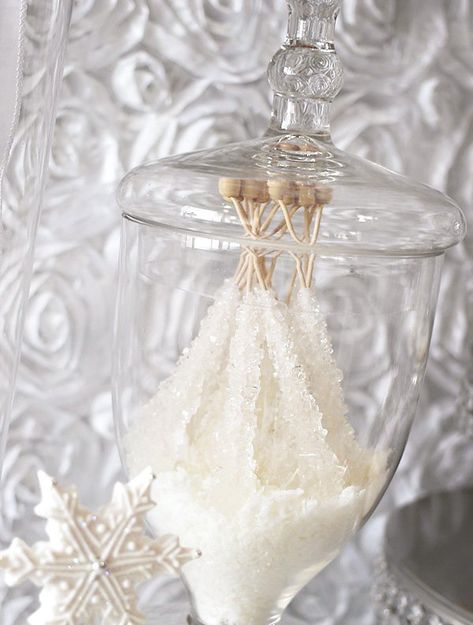 Baby Shower Dress Winter, Winter Bridal Shower Ideas, White Bridal Shower Theme, Winter Bridal Shower Themes, Christmas Bridal Showers, Winter Bridal Showers, Winter Wonderland Baby Shower, White Baby Showers, White Bridal Shower