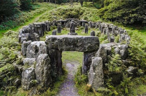 Ancient Ireland, Scotland and England had a fantastic folk religion that has been classed as Celtic. The way into understanding these religions is through the Druids. Druids Temple, Ancient Ireland, Standing Stone, Sacred Places, Ancient Ruins, Stonehenge, Magical Places, North Yorkshire, Abandoned Places