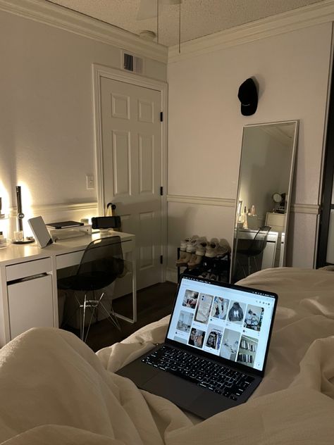 Door In Corner Of Room, Small Room With Tv, Functional Bedroom Ideas Small Spaces, Own Room Aesthetic, Minimalist Core Aesthetic, Room Ideas Aesthetic Cozy Clean, Clean Room Aesthetic Cozy Vibes, Long Rectangle Bedroom Layout Ideas, Room Inspiration Bedroom Minimalistic