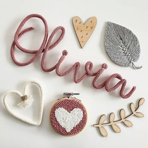 I Cord Projects With Wire, Knitted Name Sign, Wire Art Christmas, Knit Letters, Knitted Names, Knitted Wire Names, Knitted Letters, Knitted Wire Art, Wire Letters