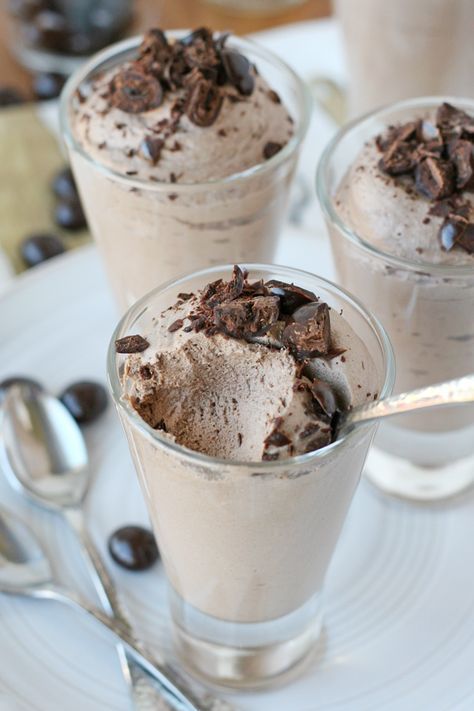 Creamy, fluffy, delicious MOCHA MOUSSE RECIPE Powdered Custard Recipes, Quick Italian Desserts, Coffee Moose, Mocha Pudding, Mocha Desserts, Mousse Recipes Easy, Mocha Mousse, Coffee Desserts, Chocolate Mousse Recipe