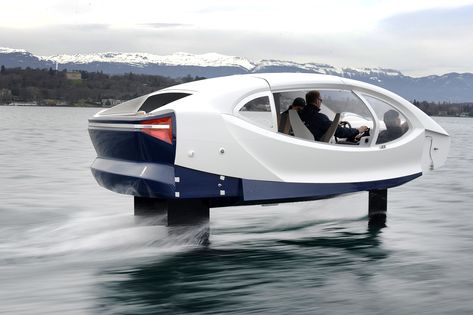 This zero-emissions flying water car lets you ditch traffic and sail to work Water Taxi, Electric Boat, Float Your Boat, Cool Boats, Water Bubbles, Lake Geneva, Yacht Design, Boat Design, Small Boats