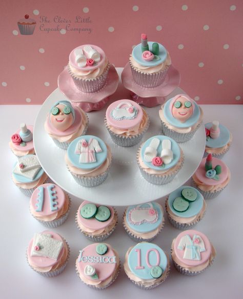 SPA CUPCAKES -  ALL VANILLA Recipes for cake and fondant on website Spa Birthday Cake, Spa Cupcakes, Spa Sleepover Party, Novelty Cupcakes, Spa Cake, Spa Day Party, Anna Sophia, Kids Spa Party, Girl Spa Party