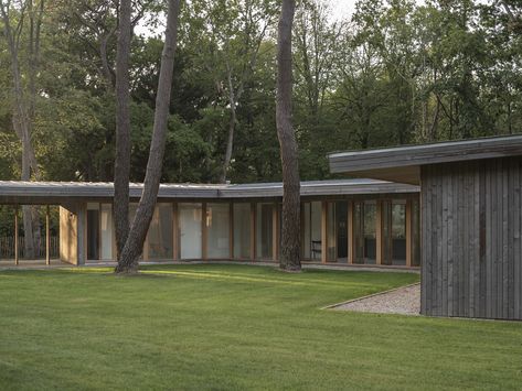 Case Study Houses Architecture, France Images, Georgia House, House Minimal, Case Study Houses, House Photography, Hus Inspiration, Construction Process, Forest House