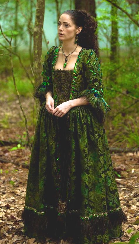 Another view of the Mary "Beetle" dress from season 1. Period Corsets boned bodice with sleeves. Salem costumers added tons of beetle wings to create this memorable scene stealer. House Blackwood, Fashionable Characters, Mary Sibley, Janet Montgomery, Georgian Dress, French Dresses, Gothic Costume, Candle Ideas, Costume Drama