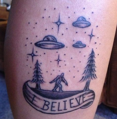 Bigfoot tattoo Sasquatch Tattoo, Bigfoot Tattoo, Pictures Of Tattoos, Portland Tattoo, Ufo Tattoo, Hippie Tattoo, Ribbon Tattoos, Alien Tattoo, Tattoo Ideas For Men