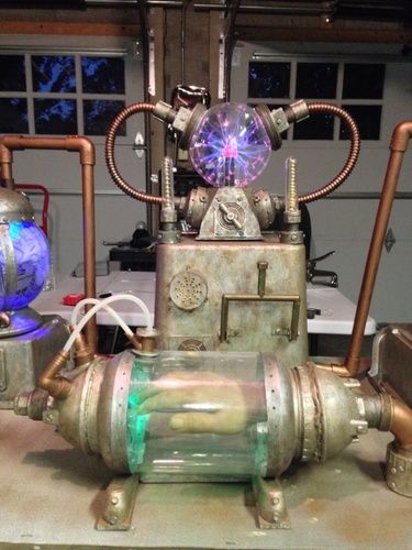 Mad Scientist Halloween, Mad Scientist Lab, Halloween Forum, Lab Rats, Arte Alien, Frankenstein Halloween, Steampunk Lamp, Science Lab, Halloween Deco