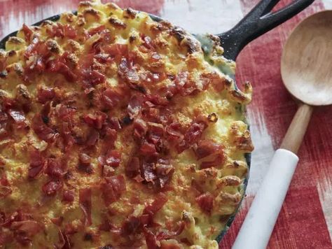 Sunny’s Smoked Gouda Skillet Mac And Cheese, Sunny Anderson Smoked Gouda Mac & Cheese, Sunny Anderson Mac And Cheese, Sunny Anderson Recipes, Sausage Board, Loaded Fried, Smoked Gouda Mac And Cheese, Fancy Mac And Cheese, Blistered Shishito Peppers