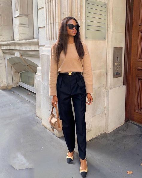 Celine's Triomphe Belt Is So In Demand, and I Understand Why | Who What Wear UK Classic Fashion Pieces, Gucci Gg Belt, Summer Belt, Checked Coat, Luxury Belts, Lightweight Dress, Fashion People, Looks Chic, 가을 패션