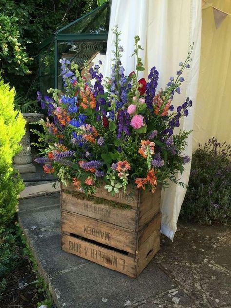 Wedding arbor flowers